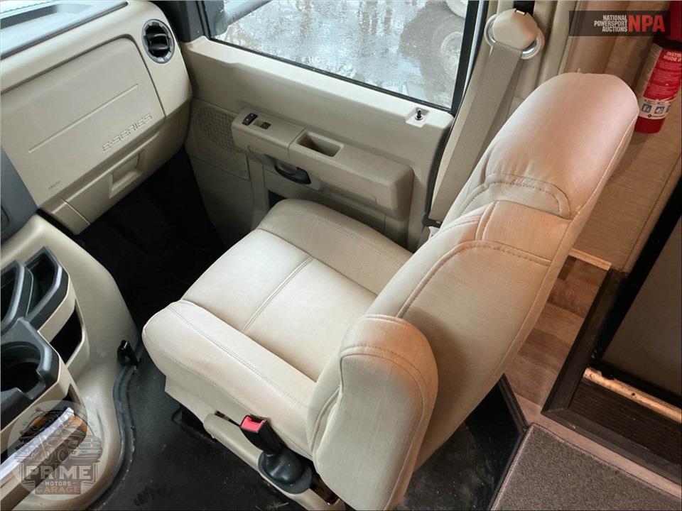 2020 Jayco M-24 B FORD V10 - REDHAWK SERIES — фото 15