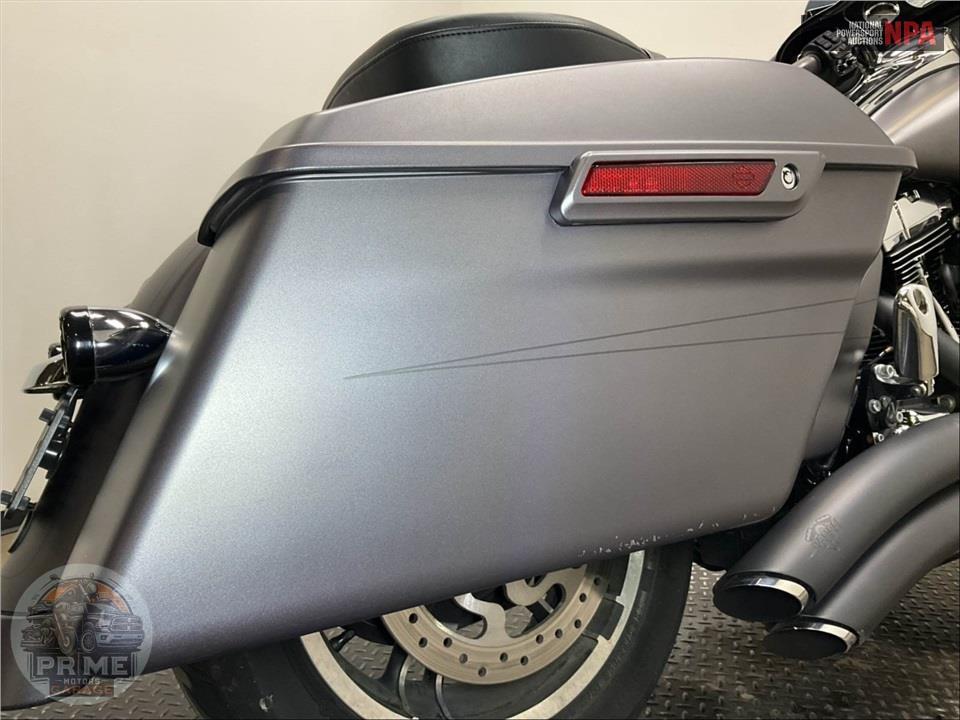 2016 Harley-Davidson FLHXS STREET GLIDE SPECIAL — фото 21
