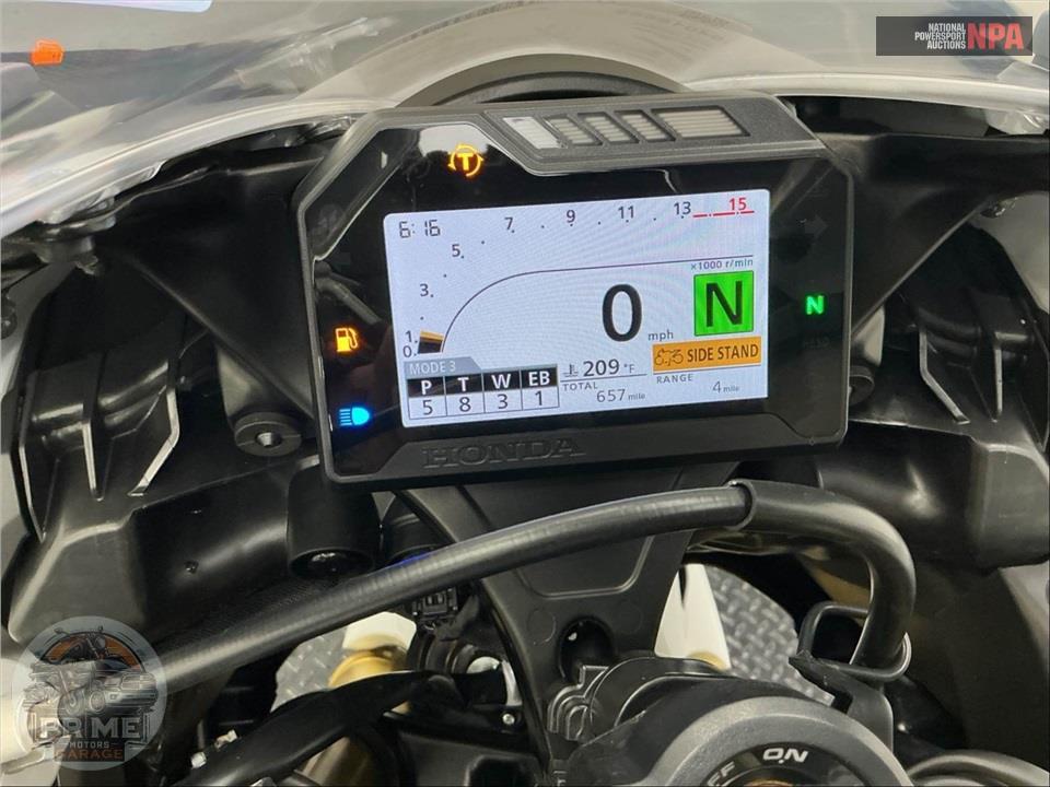 2025 Honda CBR1000RR — фото 5