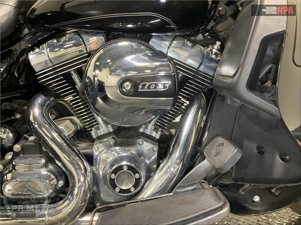 2016 Harley-Davidson FLHTCUTG TRIGLIDE ULTRA CLASSIC — фото 6