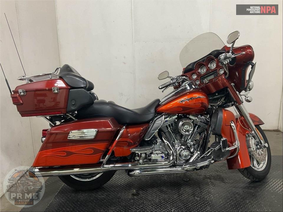 2010 Harley-Davidson FLHTCUSE5 — фото 1