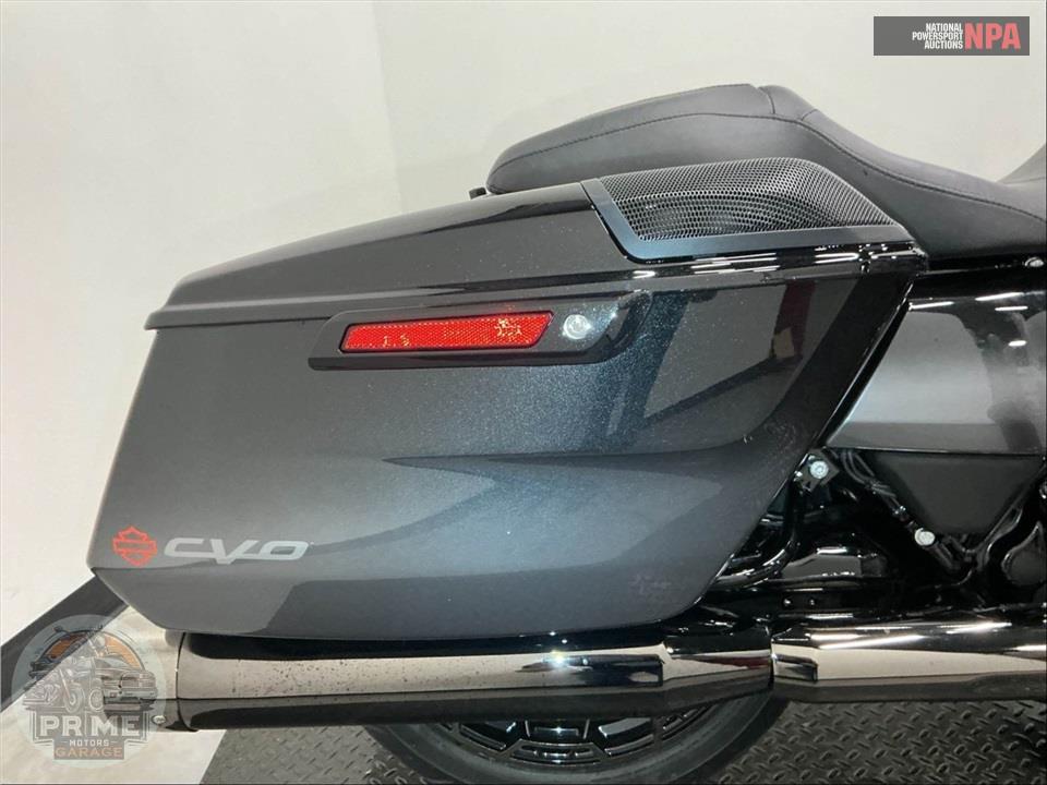 2025 Harley-Davidson FLTRXSE CVO ROAD GLIDE — фото 17