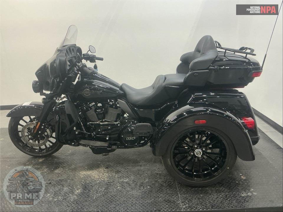2025 Harley-Davidson FLHTCUTG TRI GLIDE ULTRA CLASSIC — фото 3