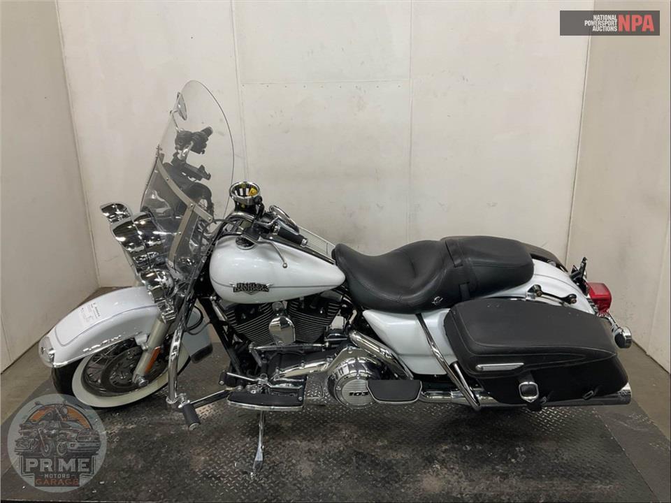 2012 Harley-Davidson FLHRC ROAD KING CLSC — фото 3