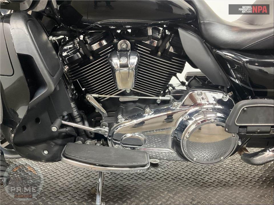 2017 Harley-Davidson FLTRU ROAD GLIDE ULTRA — фото 7