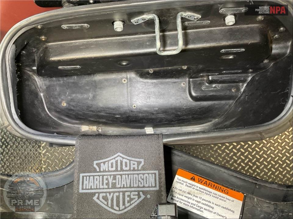 2018 Harley-Davidson FLHCS HERITAGE CLASSIC 114 — фото 25