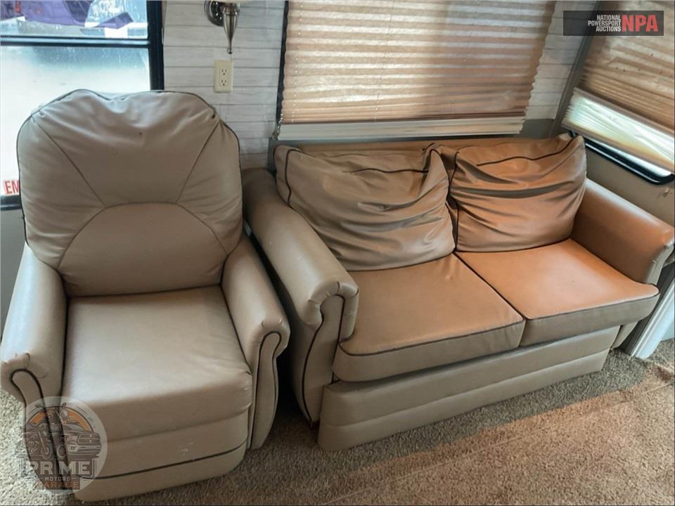 2010 Keystone Rv M-3640 RL - ALPINE FIFTH WHEEL SERIES — фото 10