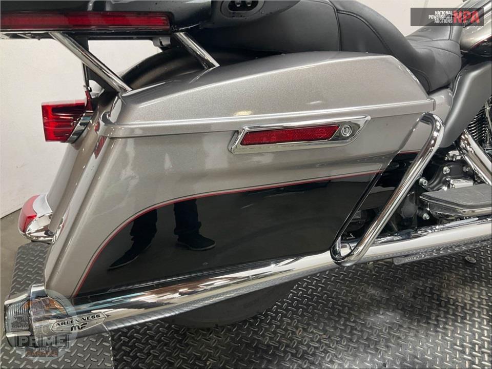 2016 Harley-Davidson FLTRU ROAD GLIDE ULTRA — фото 18