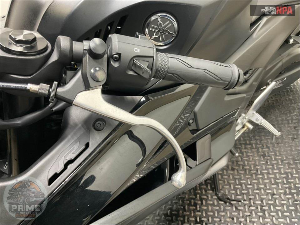 2025 Yamaha YZF-R3 — фото 27