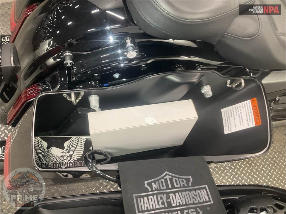 2021 Harley-Davidson FLTRXSE CVO ROAD GLIDE — фото 18