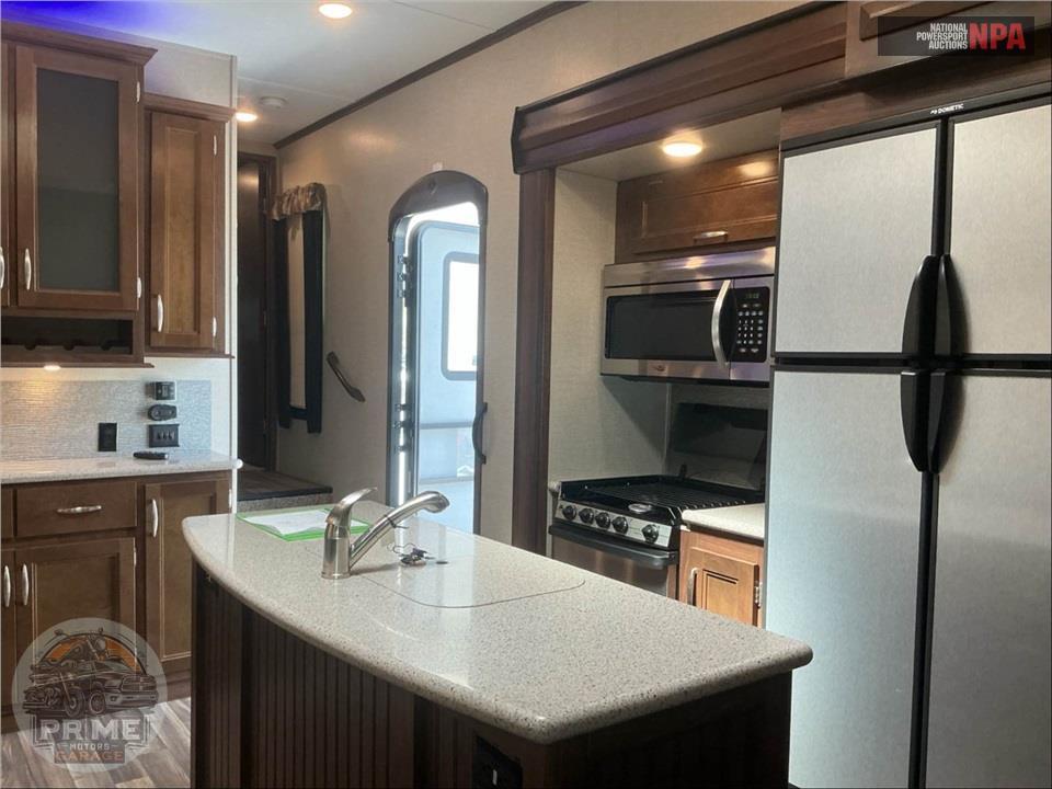 2017 Keystone Rv M-305 RL - MONTANA HIGH COUNTRY FIFTH WHEEL SERIES — фото 8