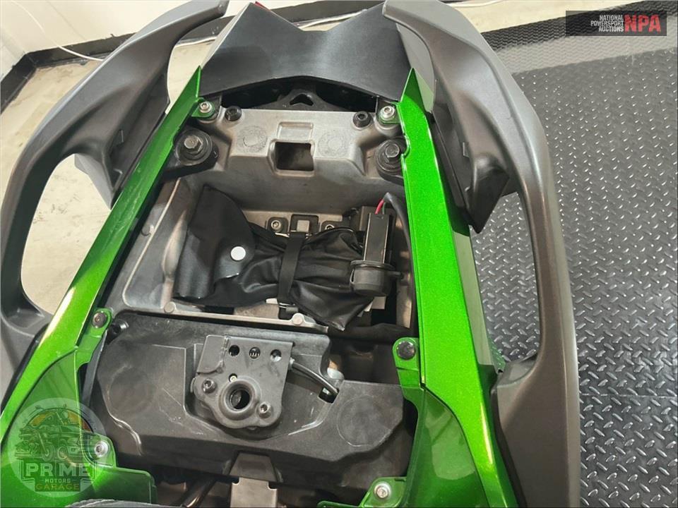 2022 Kawasaki ZX1002RNFNL NINJA H2 SX SE — фото 13