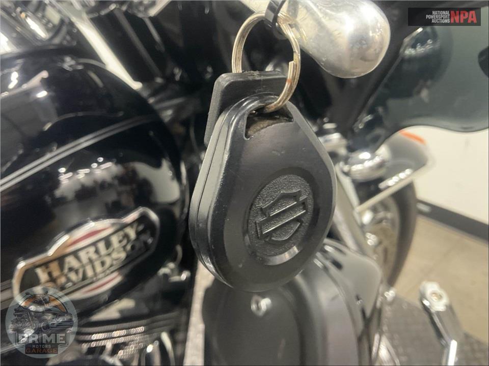 2011 Harley-Davidson FLHTCUTG TRIGLIDE UL CLSC — фото 12