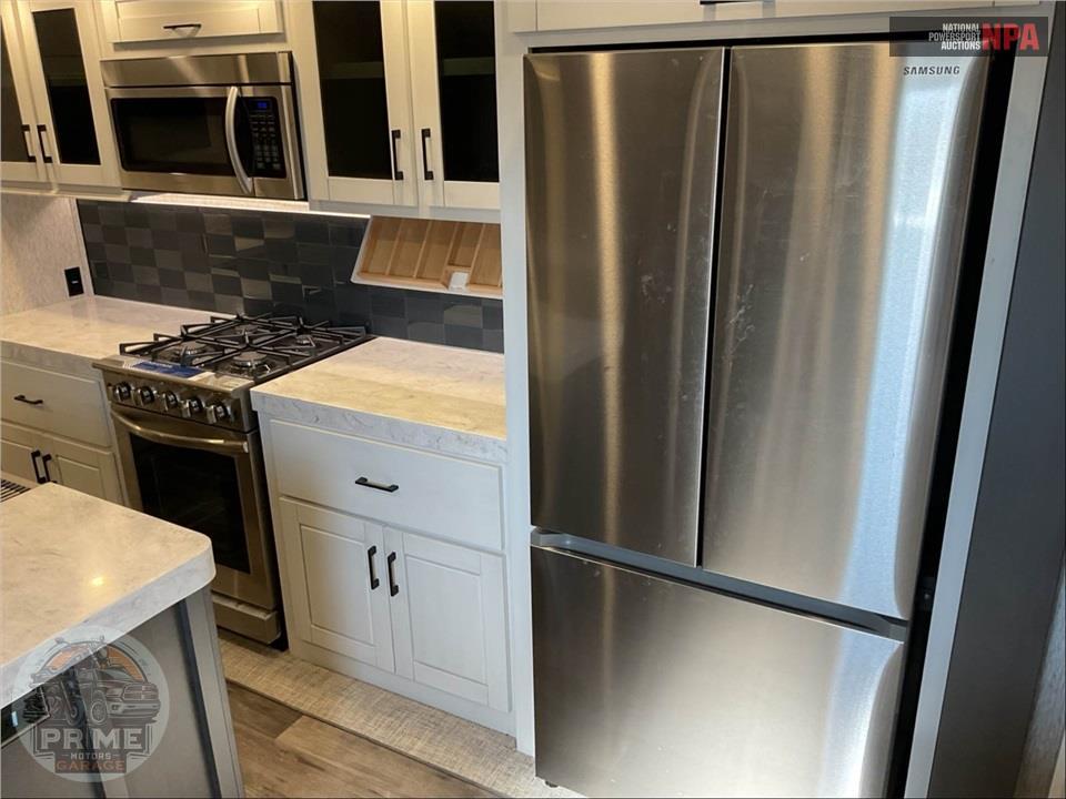 2023 Redwood Rv M-4200 FL - FIFTH WHEEL SERIES — фото 21
