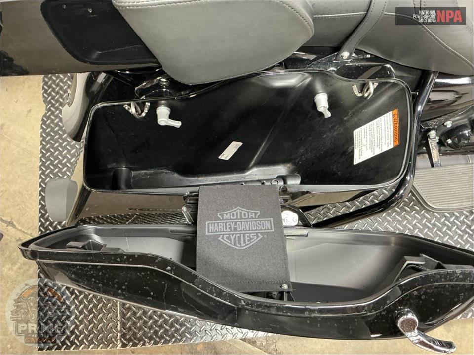 2023 Harley-Davidson FLHTK ELECTRA GLIDE ULTRA LIMITED — фото 18