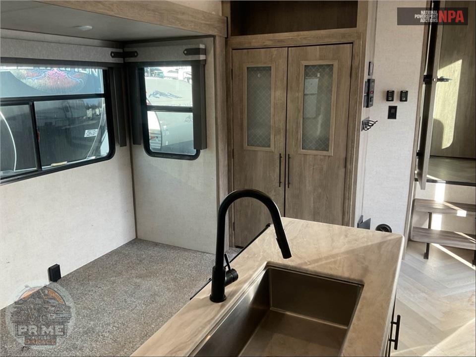 2021 Salem By Forest River M-353BED - HEMISPHERE FIFTH WHEEL SERIES — фото 7