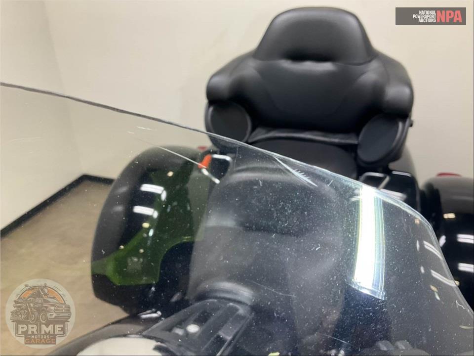 2021 Harley-Davidson FLHTCUTG TRI GLIDE ULTRA CLASSIC — фото 17