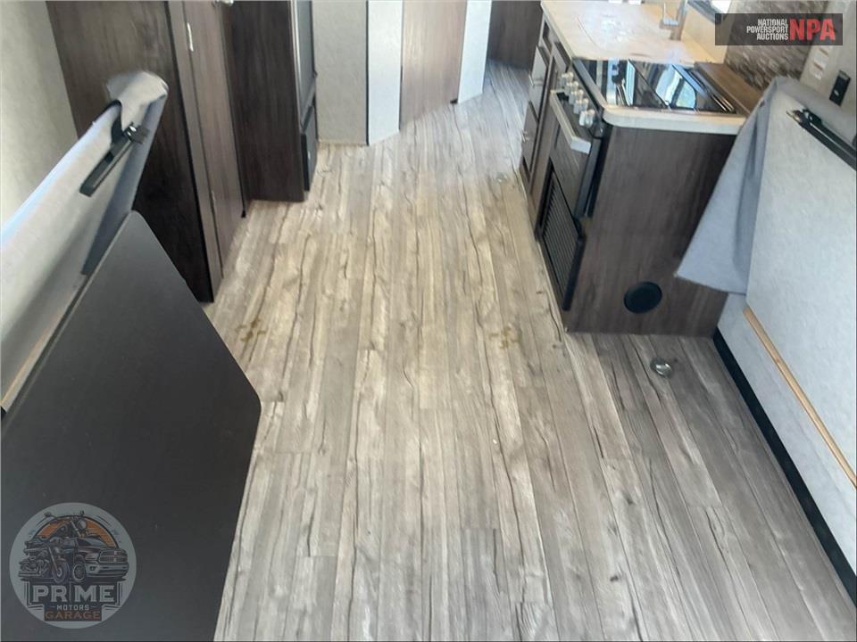 2019 Cherokee By Forest River M-22RR GREY WOLF TOY HAULER SERIES — фото 11