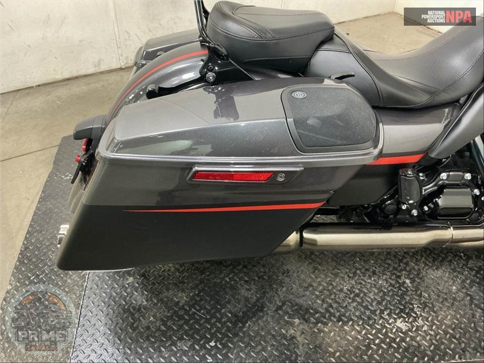 2018 Harley-Davidson FLHXSE CVO STREET GLIDE — фото 22