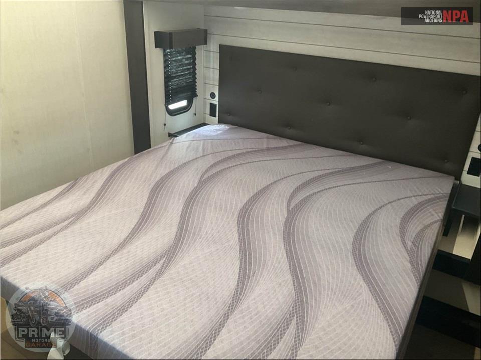 2026 Cherokee By Forest River M-3650SUITE Arctic Wolf Fifth Wheel Series — фото 11