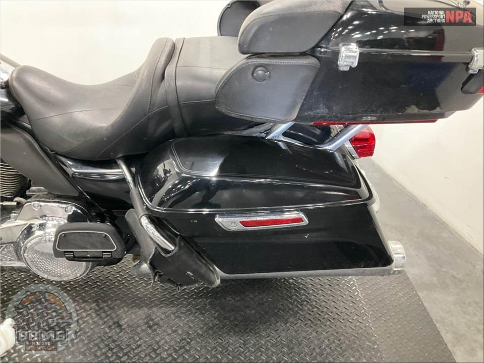 2019 Harley-Davidson FLHTCU ELECTRA GLIDE ULTRA CLASSIC — фото 20