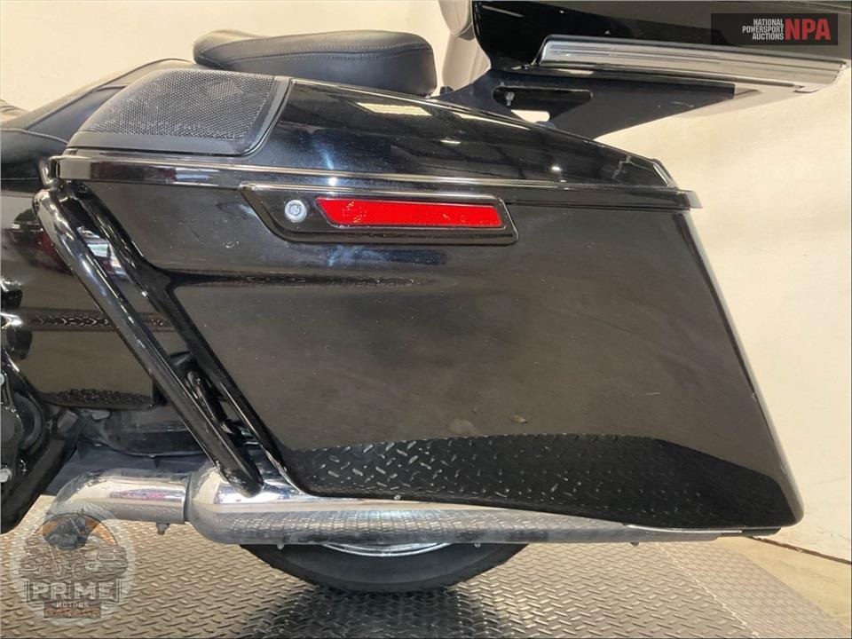 2015 Harley-Davidson FLHXSE CVO STREET GLIDE SPECIAL — фото 24