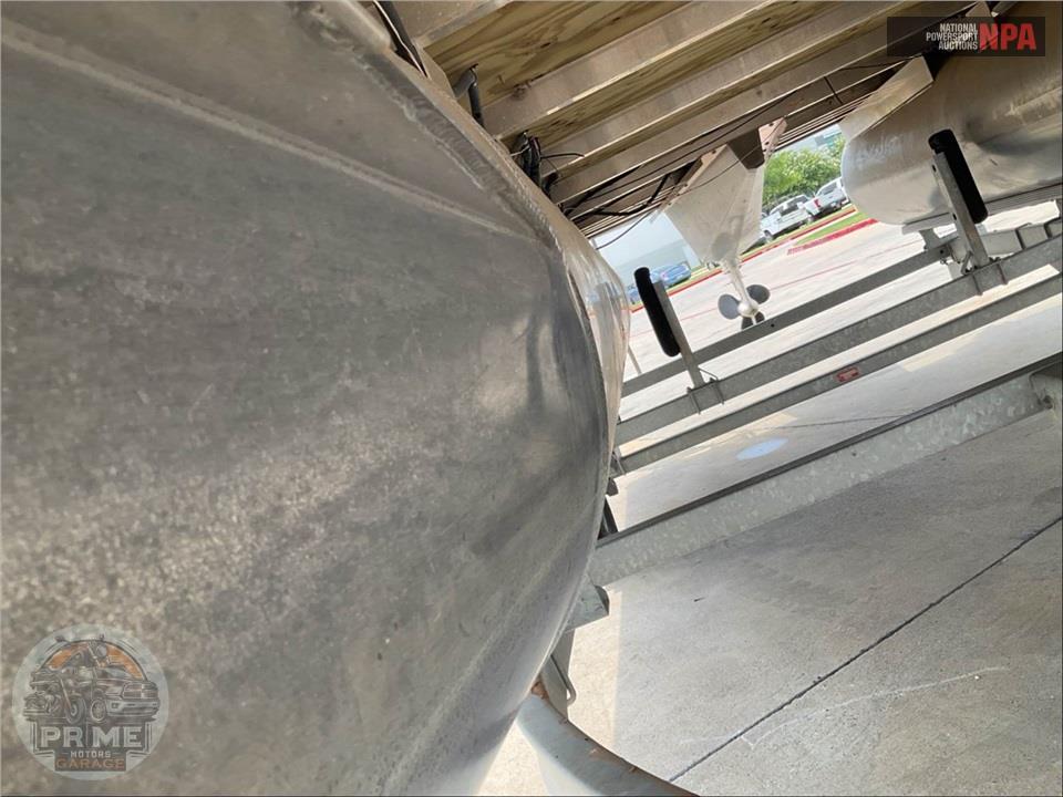 2021 Apex Marine 818 CTR FISHTAIL QWEST EDGE SERIES L=19/E=1 50HP EVINRUDE OB — фото 15