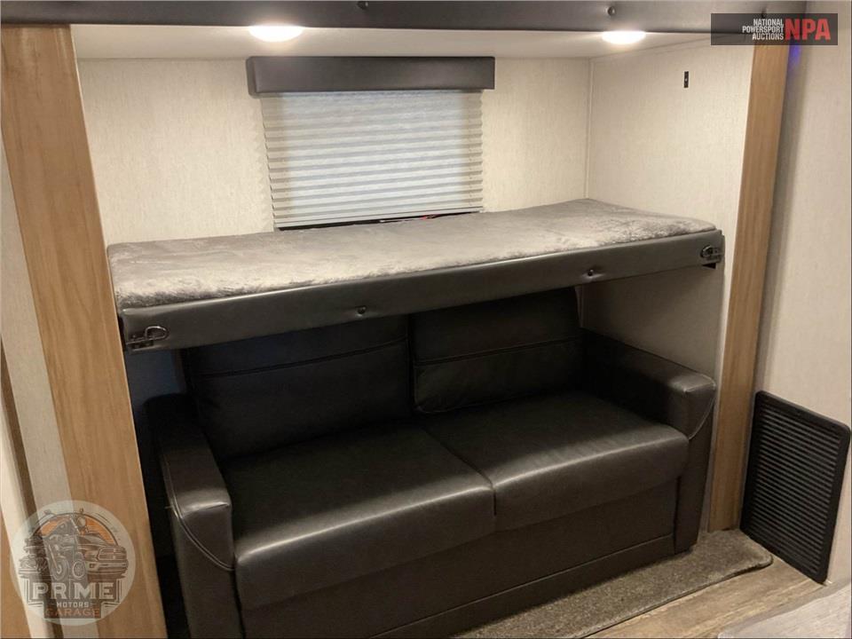 2023 Cherokee By Forest River M-3660SUITE - ARCTIC WOLF FIFTH WHEEL SERIES — фото 12