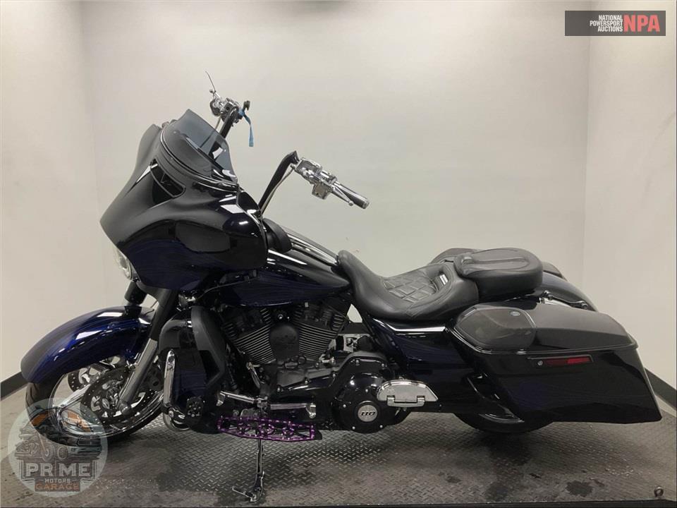 2016 Harley-Davidson FLHXSE CVO STREET GLIDE SPECIAL — фото 3
