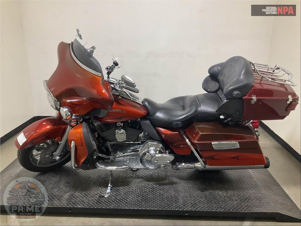 2010 Harley-Davidson FLHTCUSE5 — фото 3