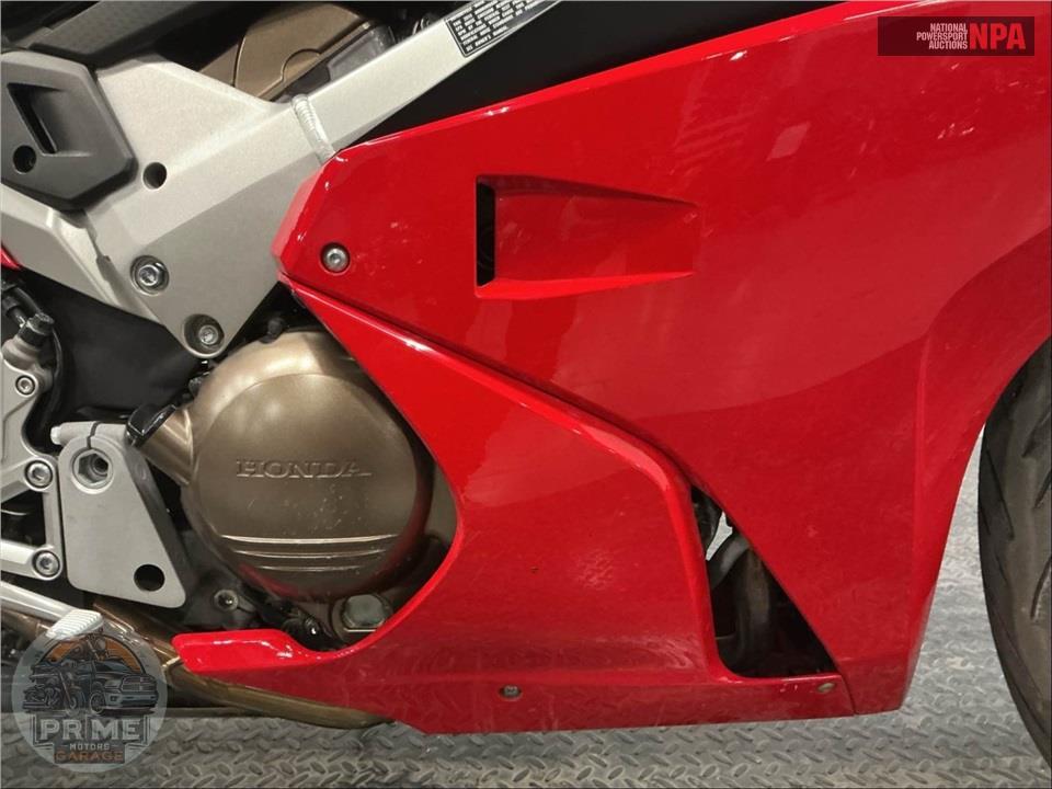 2015 Honda VFR800FDF INTERCEPTOR DELUXE — фото 8