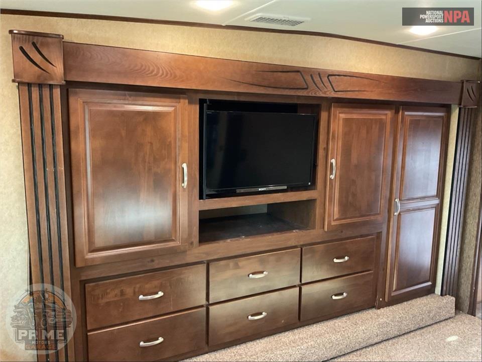 2015 Crossroads Rv LAS VEGAS - ELEVATION TOY HAULER TOY HAULER SERIES — фото 12