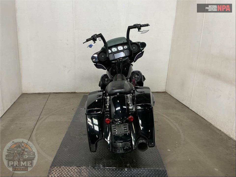 2017 Harley-Davidson FLHX STREET GLIDE — фото 4