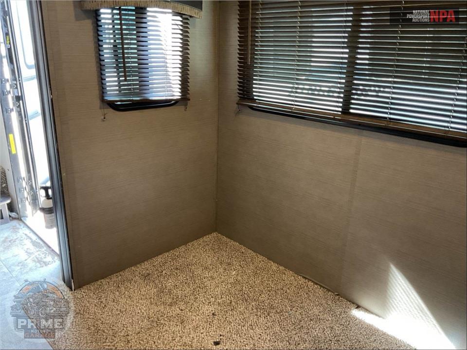 2019 Crossroads Rv M-29 SI - CRUISER AIRE FIFTH WHEEL SERIES — фото 11