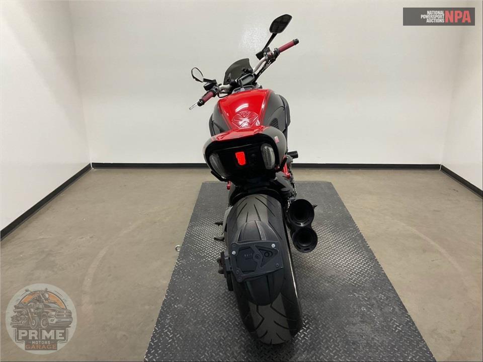 2012 Ducati DIAVEL CARBON — фото 4