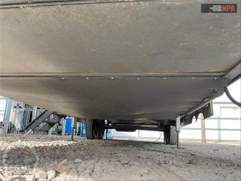 2019 Keystone Rv M-3651 RL - ALPINE FIFTH WHEEL SERIES — фото 35