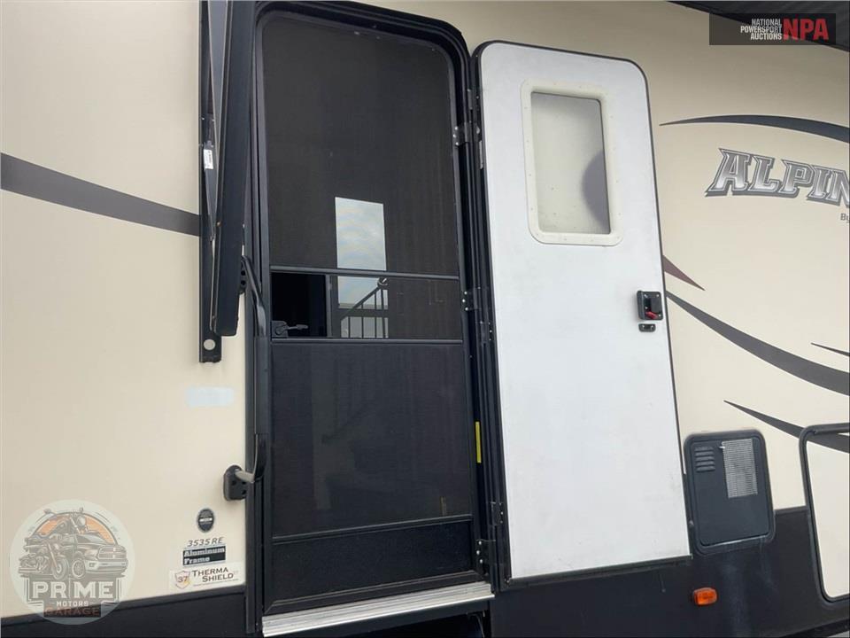 2015 Keystone Rv M-3535 RE - ALPINE FIFTH WHEEL SERIES — фото 39