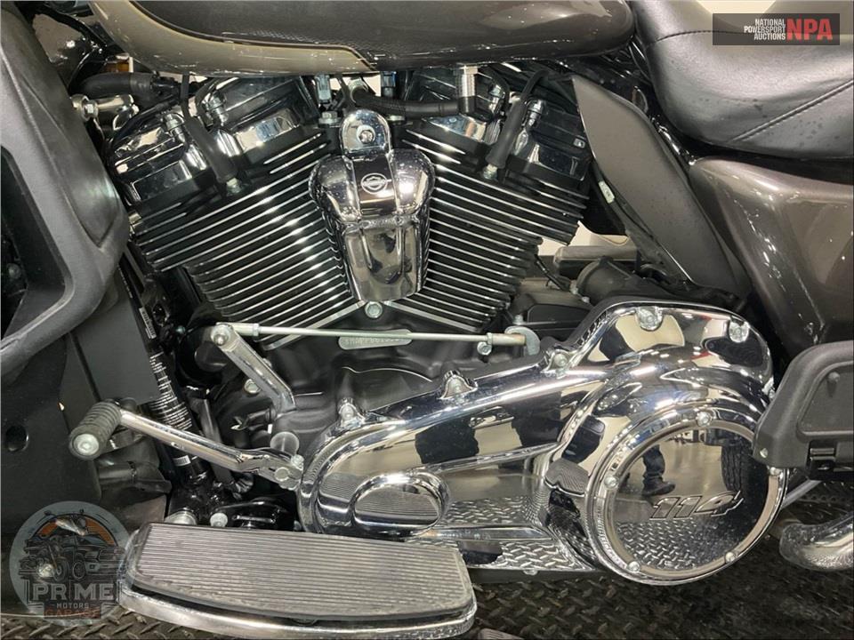 2023 Harley-Davidson FLHTCUTG TRI GLIDE ULTRA CLASSIC — фото 7