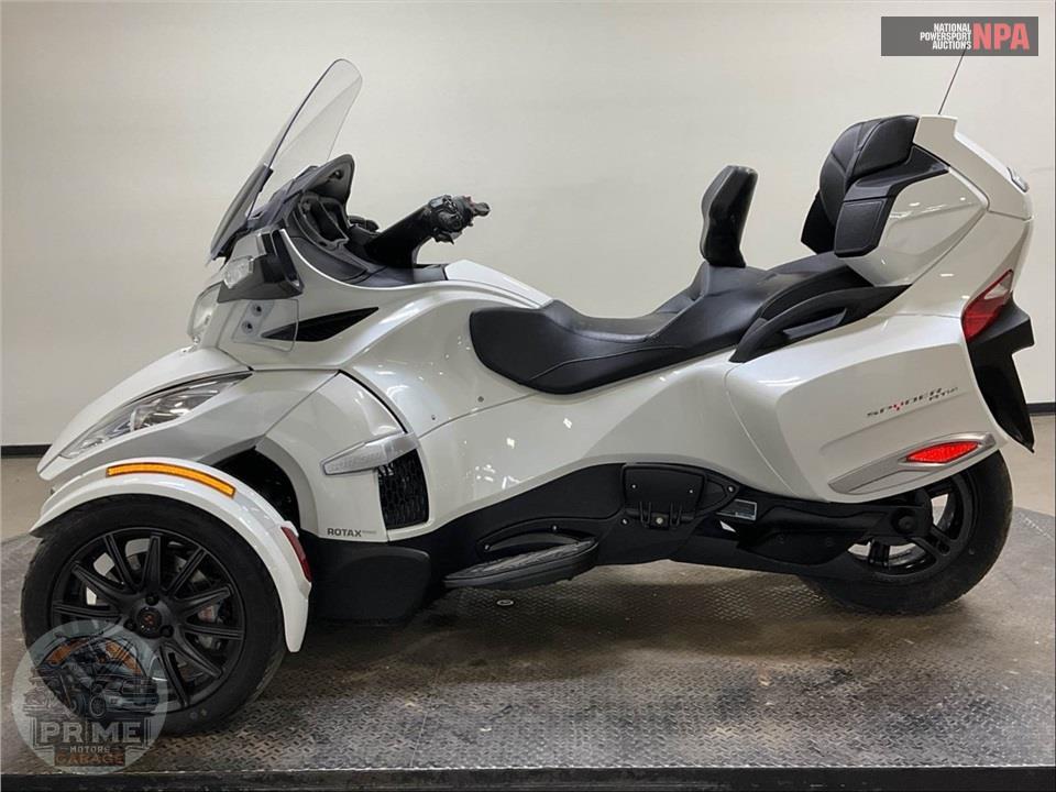 2017 Can-Am SPYDER RT-S SE6 — фото 3