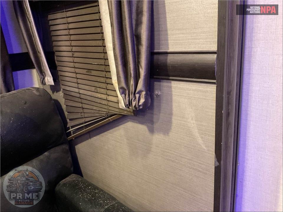 2018 Crossroads Rv M-3751 BH - VOLANTE HP FIFTH WHEEL SERIES — фото 29