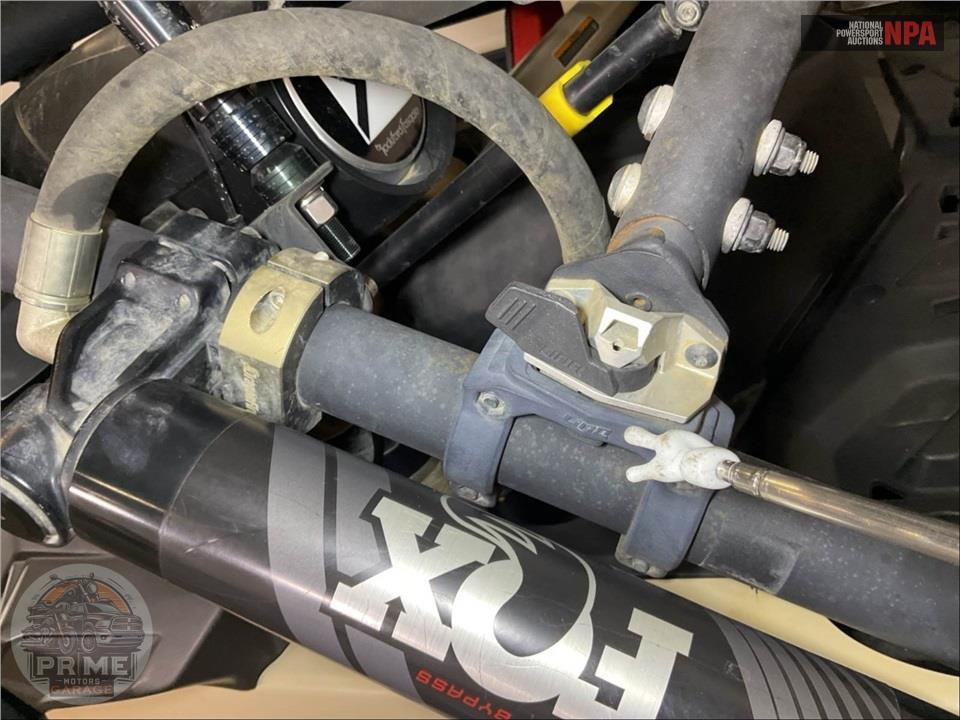 2021 Can-Am MAVERICK X3 MAX X RS TURBO RR SMART-SHOX (DESERT TAN & CARBON BLACK, RED) — фото 20
