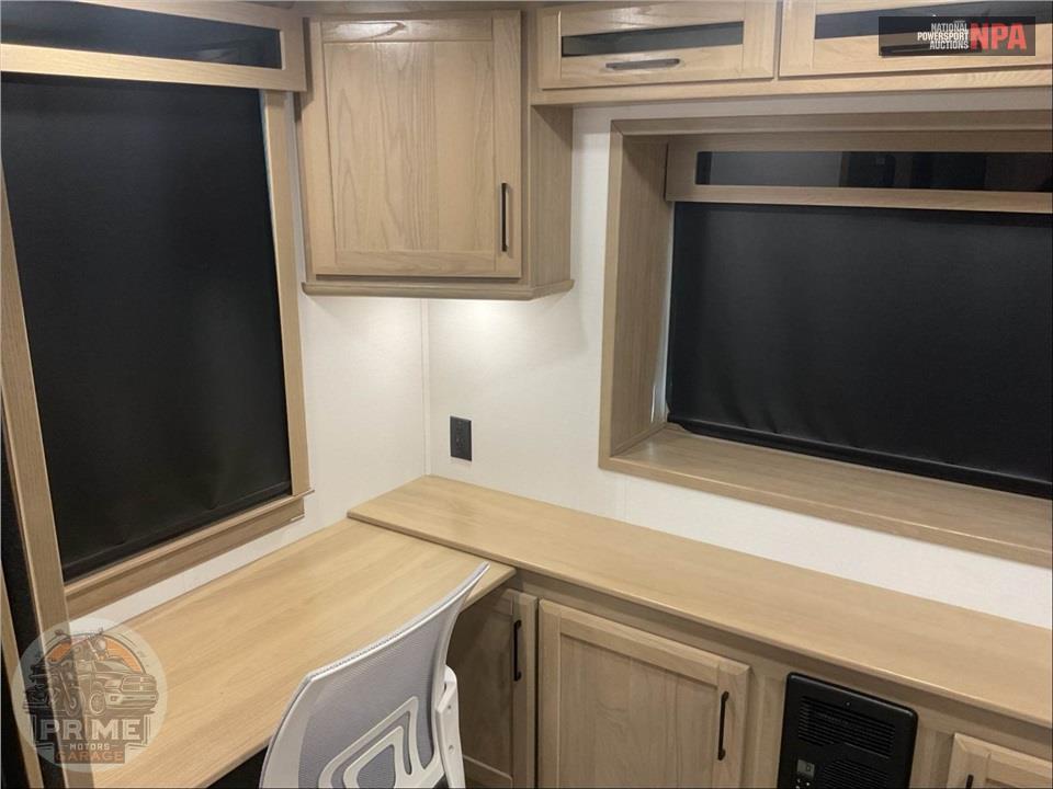 2024 Riverstone M-425FO - FIFTH WHEEL SERIES — фото 12