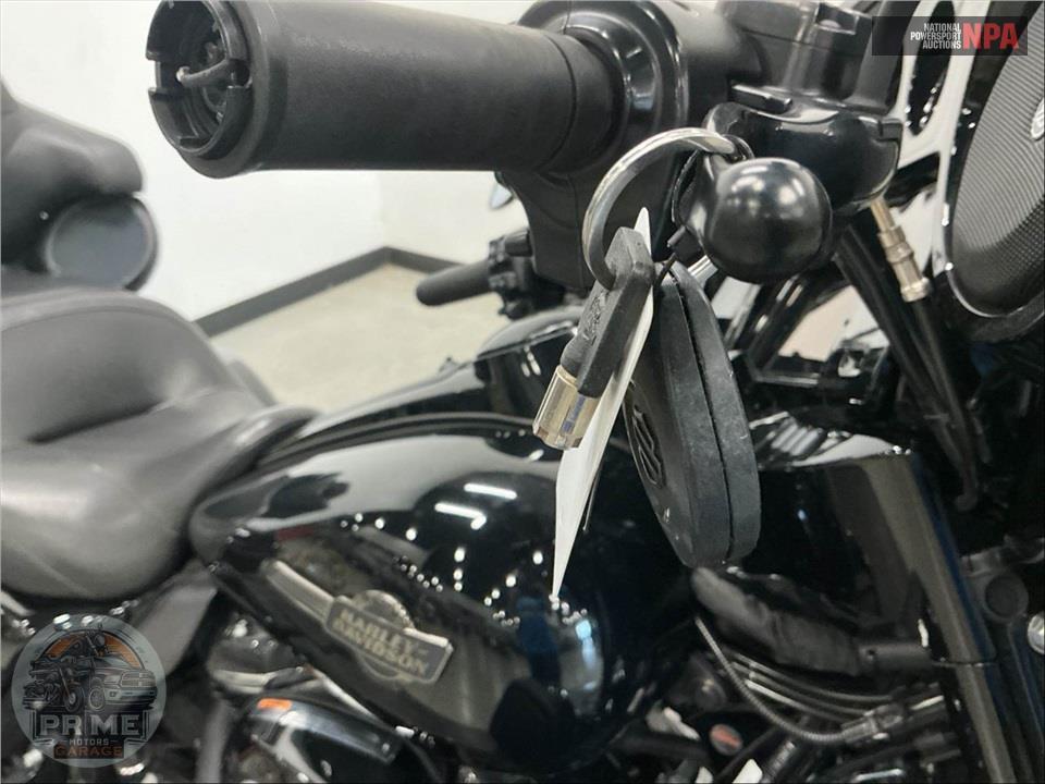 2023 Harley-Davidson FLHTK ELECTRA GLIDE ULTRA LIMITED — фото 12