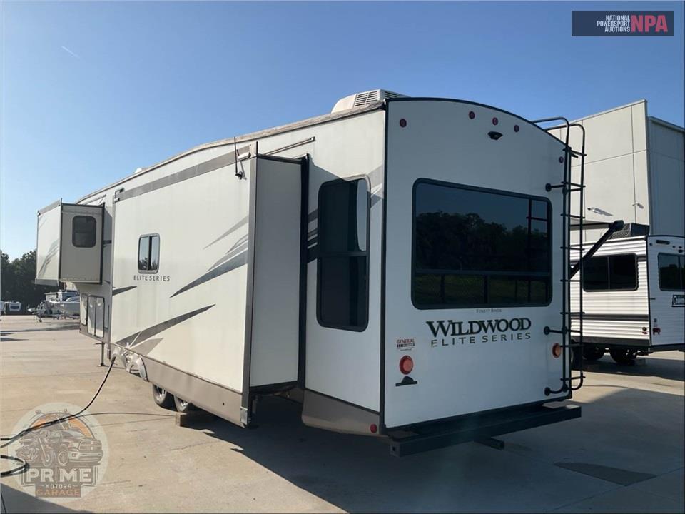 2022 Wildwood By Forest River M-34RL - HERITAGE GLEN ELITE FIFTH WHEEL SERIES — фото 3