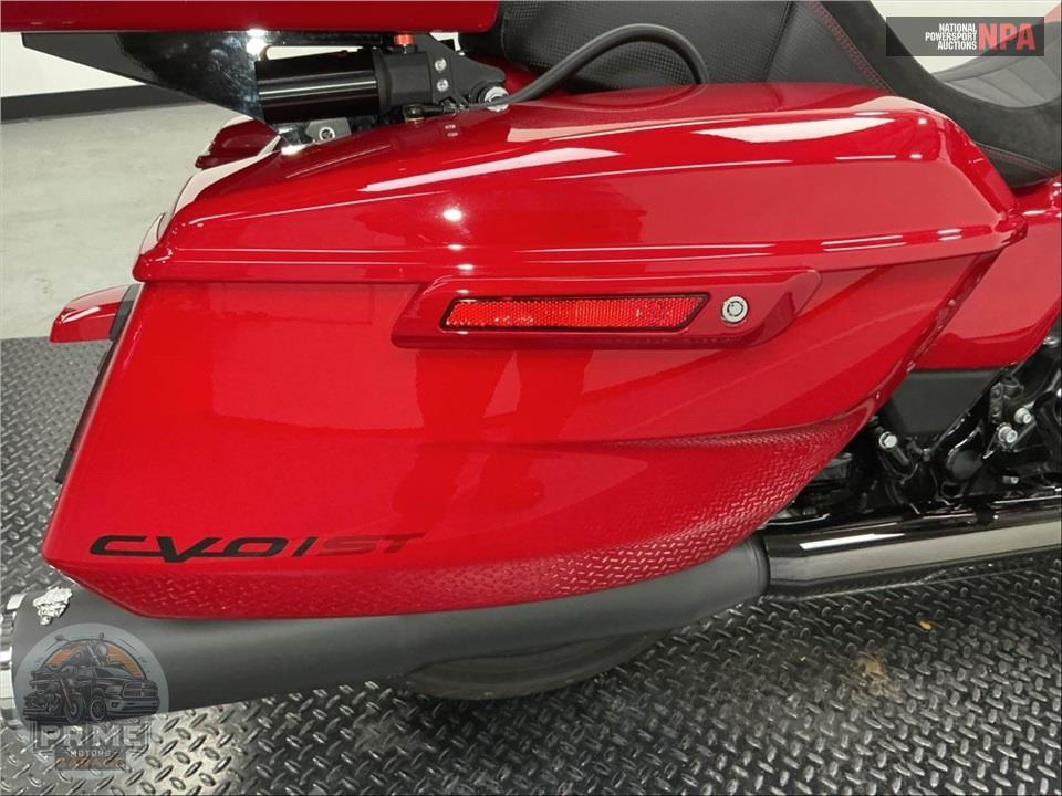 2025 Harley-Davidson FLTRXSTSE CVO ROAD GLIDE ST — фото 19