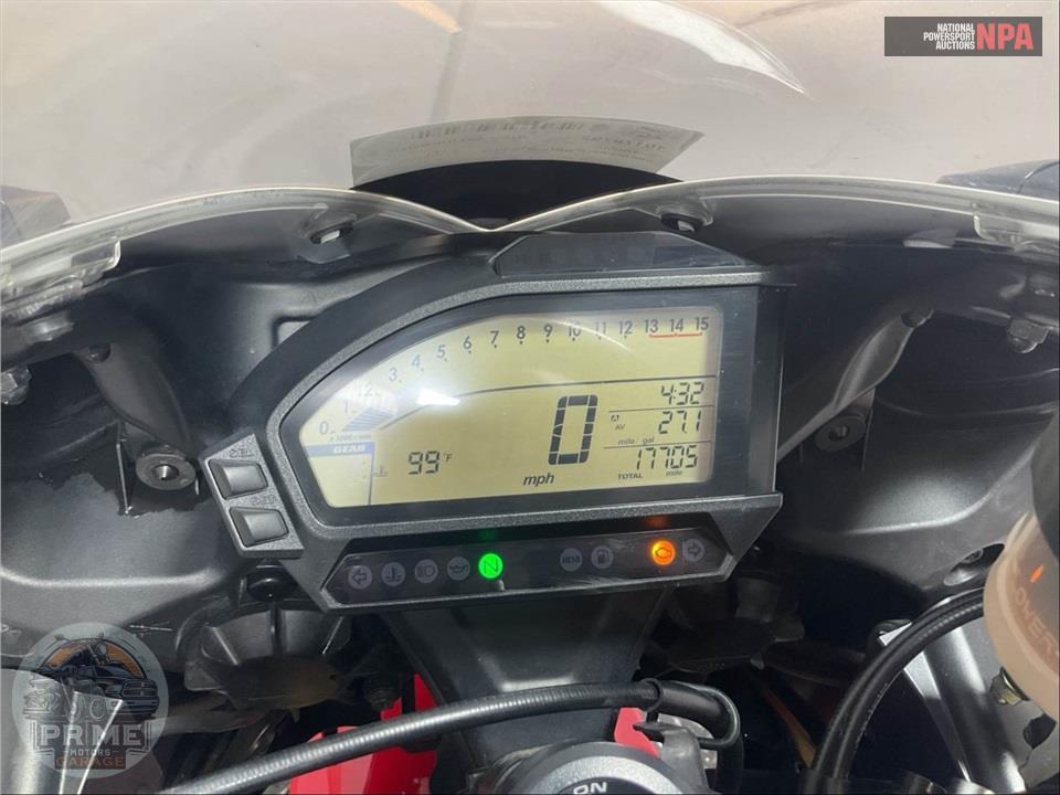 2013 Honda CBR1000RRLD WHTE/BLUE/RED — фото 5