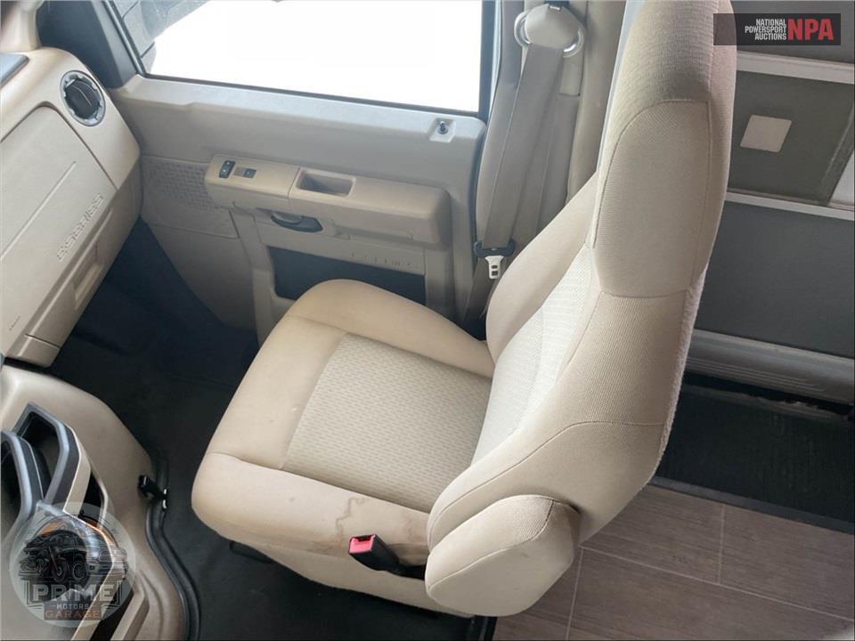 2018 Winnebago M-22R FORD - MINNIE WINNIE SERIES — фото 16