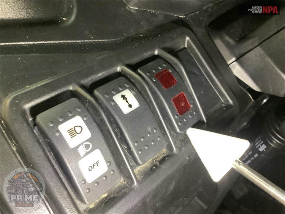 2025 Can-Am DEFENDER MAX LIMITED CAB HD10 — фото 41