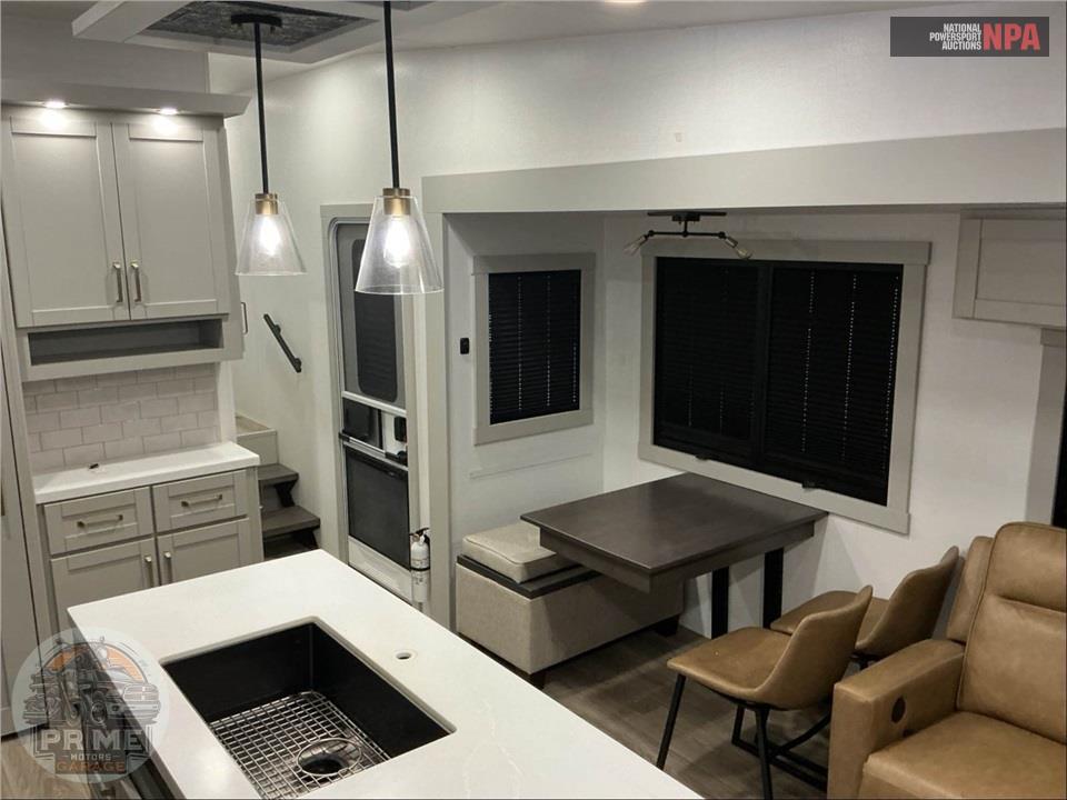 2024 Brinkley Rv M-3610 - MODEL Z FIFTH WHEEL SERIES — фото 9