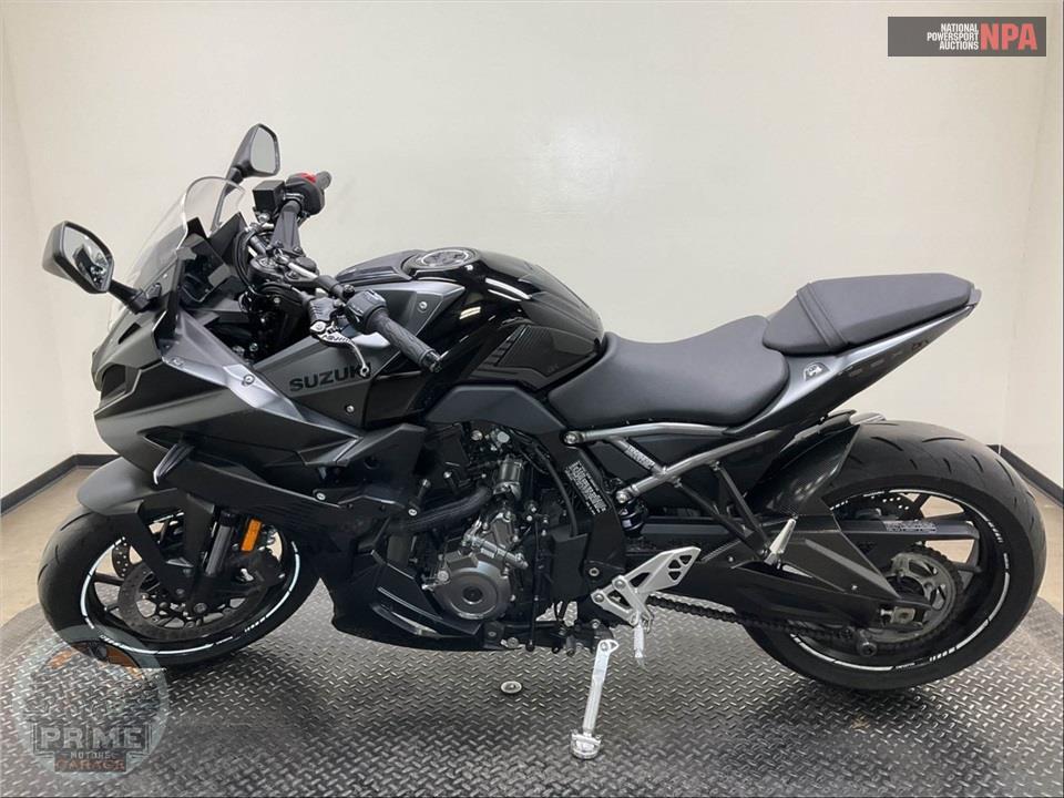 2025 Suzuki GSX800FRQM5 GSX-8R — фото 3